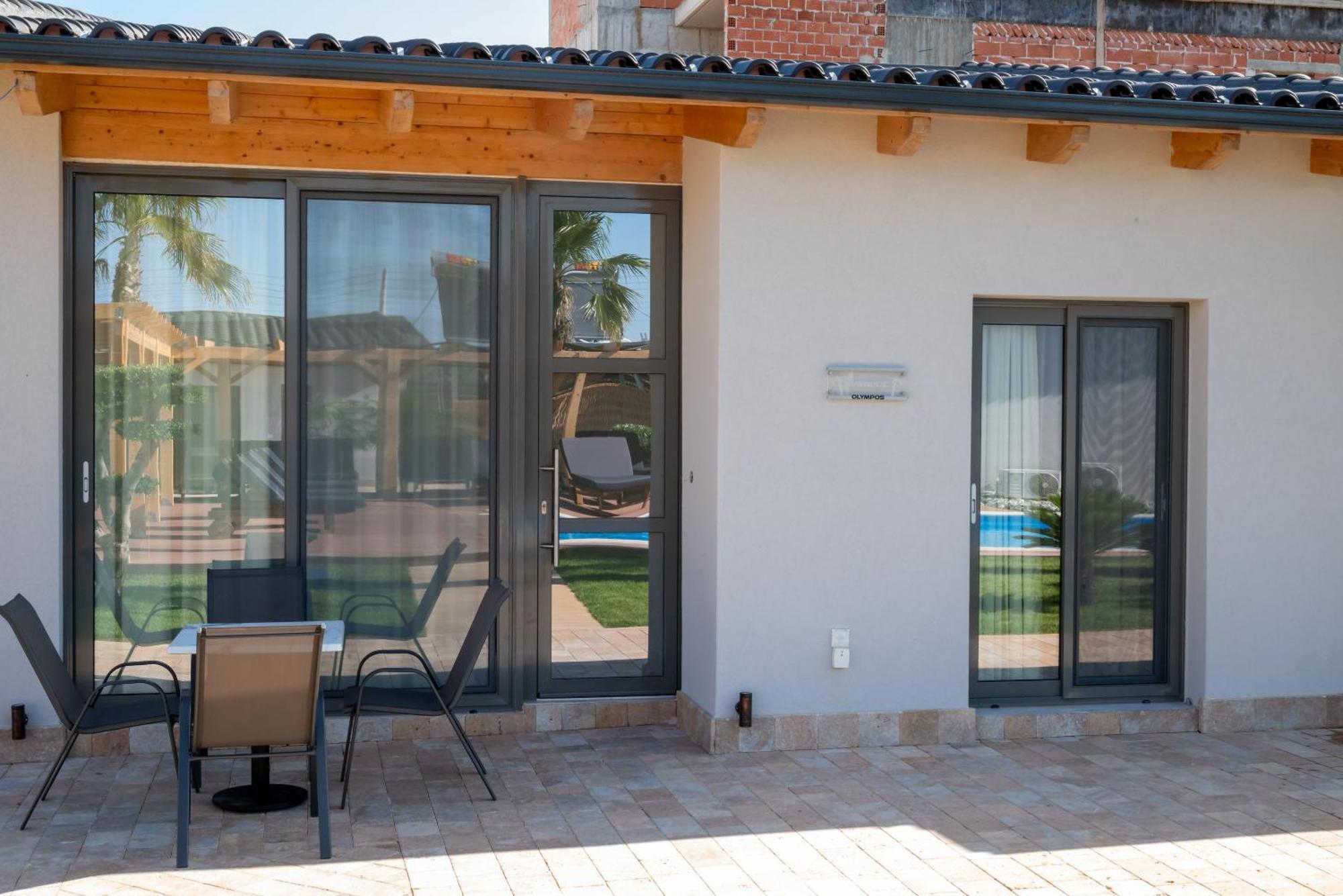 Paradise Apartments Artemida Exterior foto