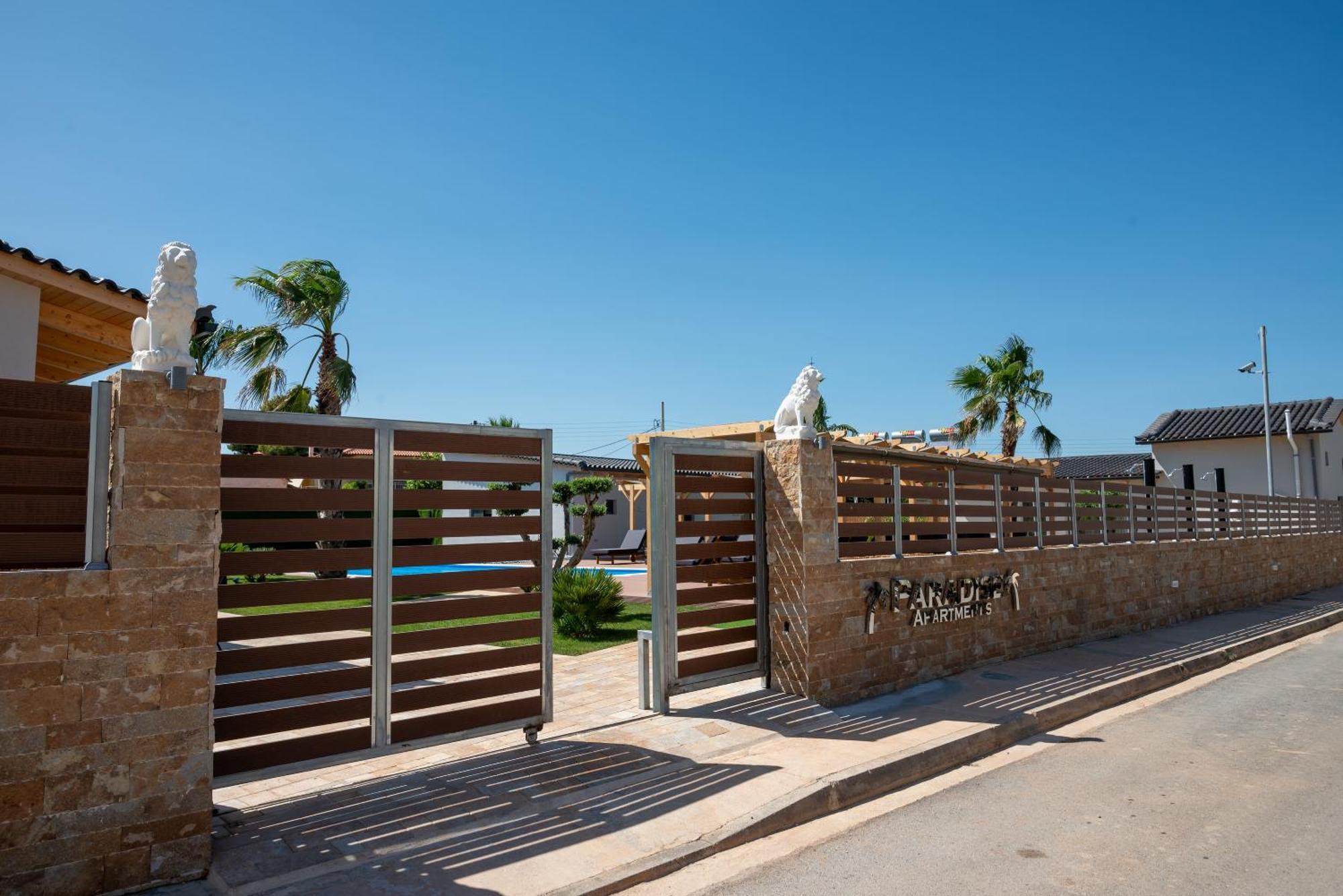 Paradise Apartments Artemida Exterior foto